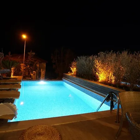Villa Sole Tlos- Central Location, 5-Min Walk To The Old Town, Private Pool And Garden Kaş
