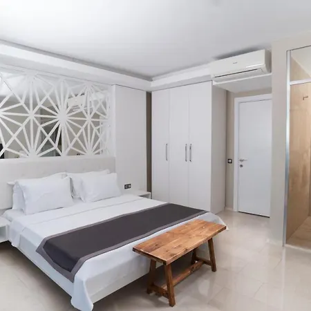 Villa Sole Tlos- Central Location, 5-Min Walk To The Old Town, Private Pool And Garden Kaş